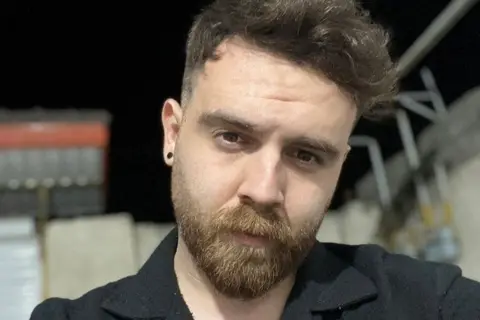 Iran Judiciary Refutes Execution Claims of Detained Protester Erfan Soltani