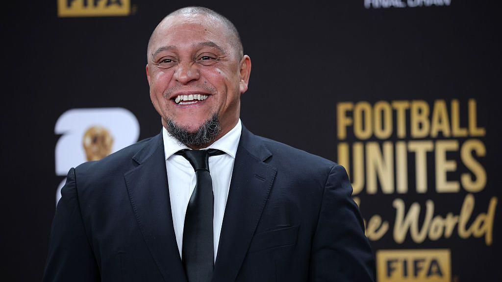 Roberto Carlos on the Mend After Scheduled Medical Procedure