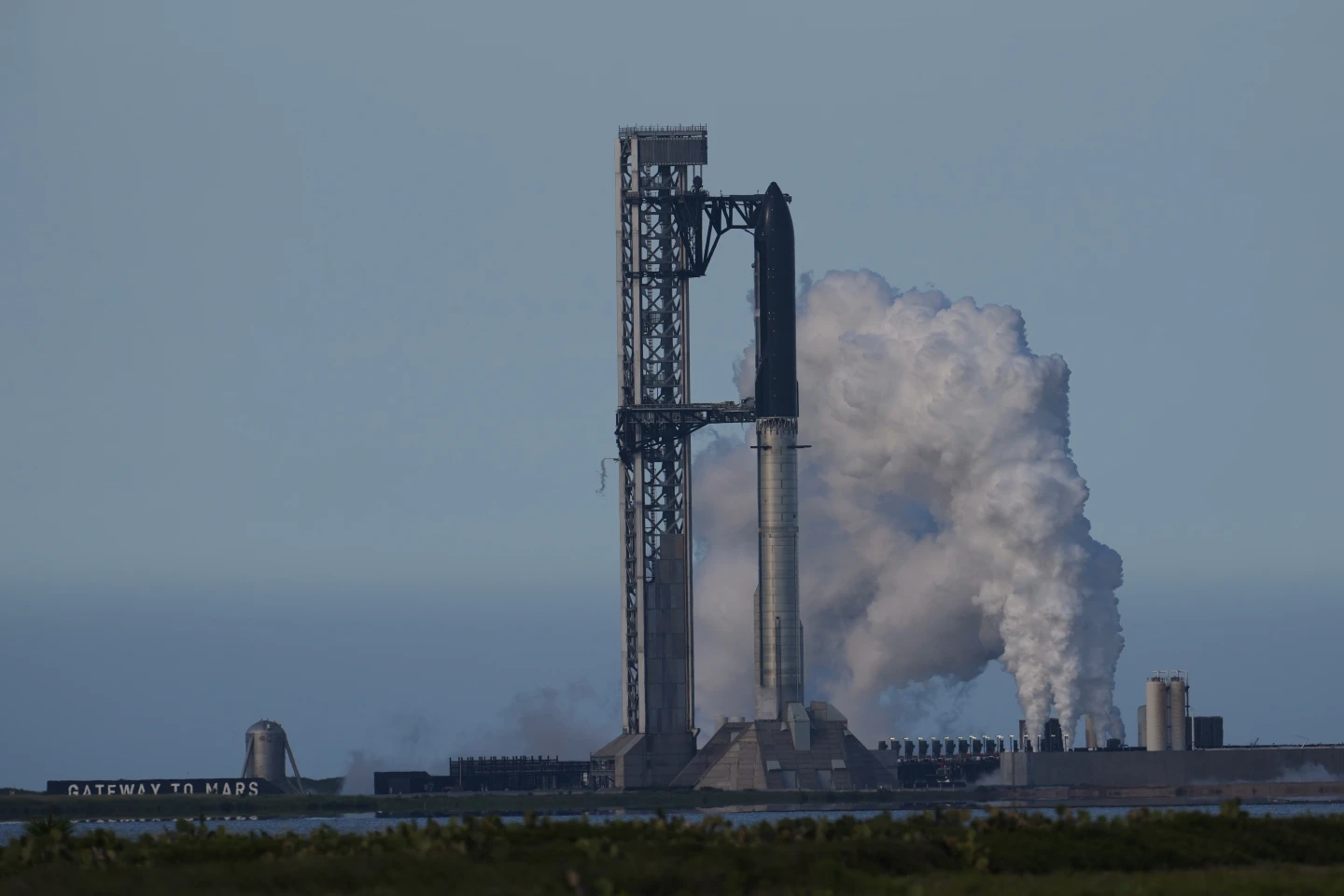 SpaceX Starship Launch Aborted Due to Hydraulic Failure; Friday Attempt Planned
