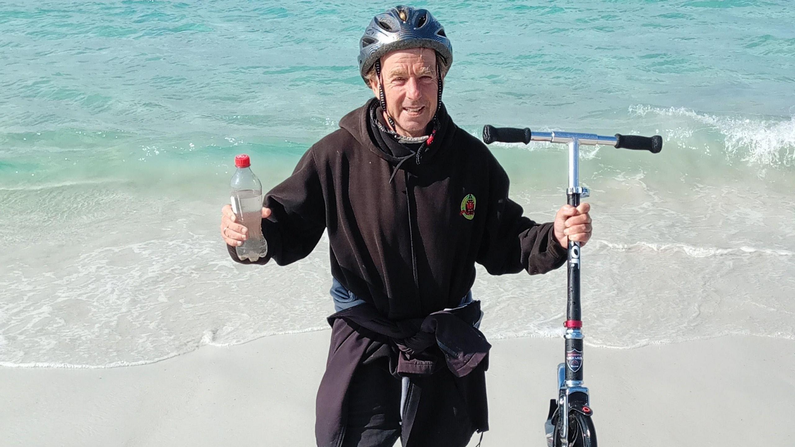 Obstacle of a Lifetime: 57‑year‑old British Man Conquers 2,800 Miles on a Kick Scooter Across Australia