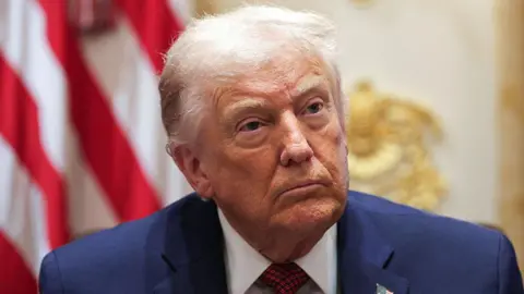 Trump Imposes Total Blockade on Venezuelan Oil Tankers Amid Ongoing Tensions