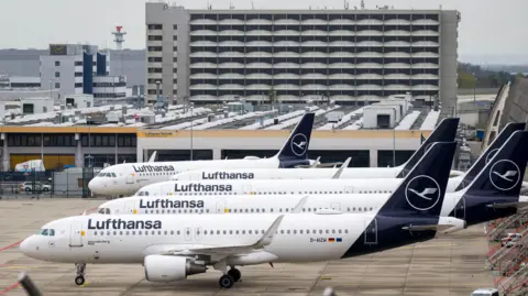 Lufthansa Slashes Summer Flights Amid Soaring Fuel Costs