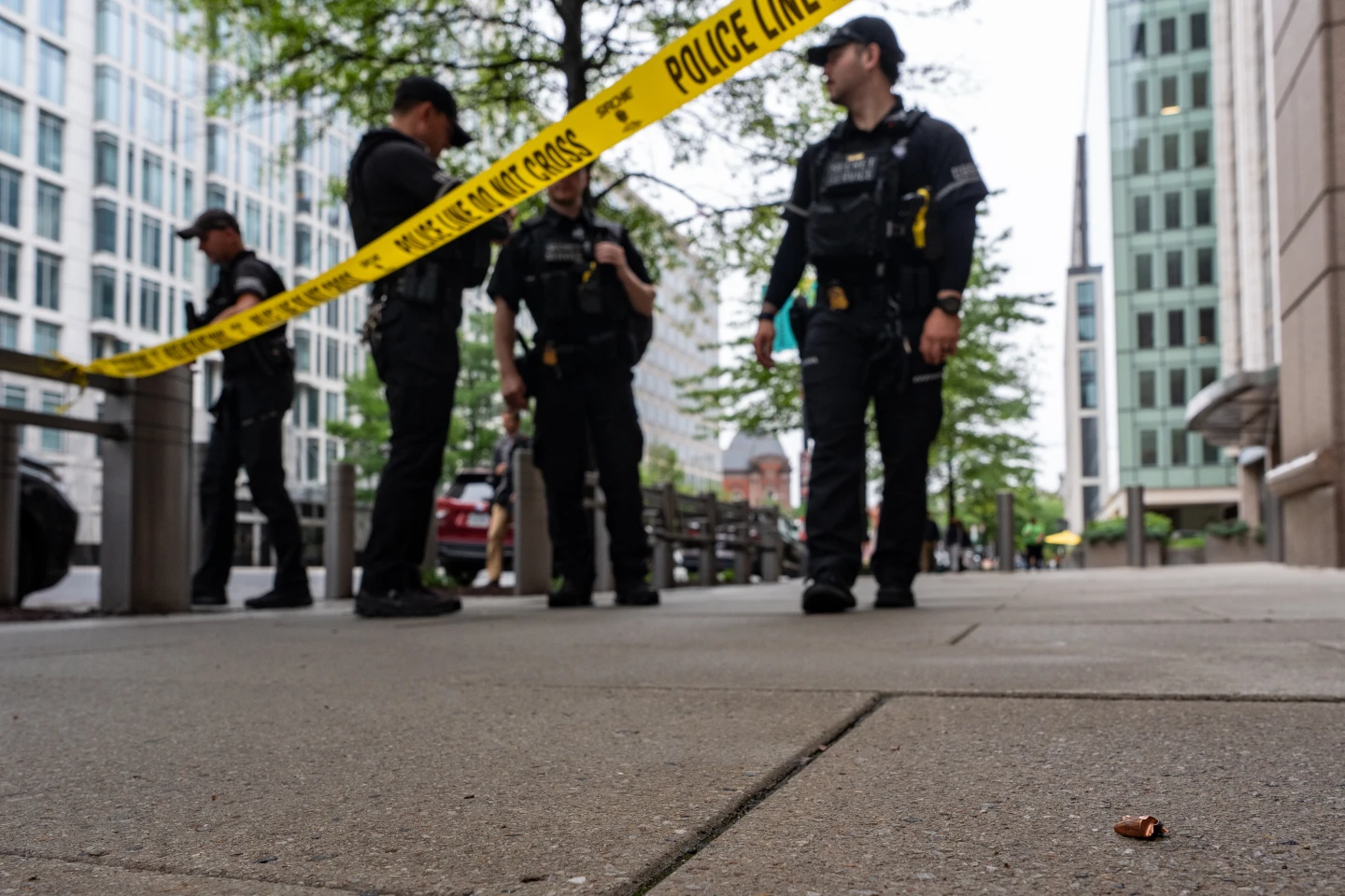 White House Checkpoint Shooting Leaves Bystander Injured, Suspect Dead