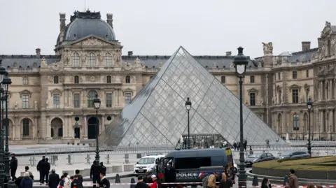 Five New Arrests Made in Louvre Heist Investigation