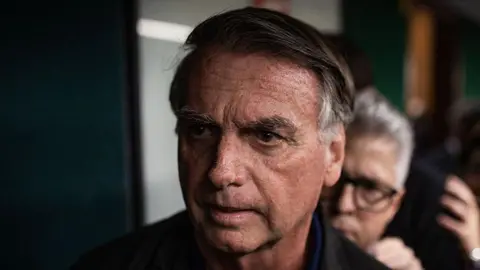 Jair Bolsonaro Undergoes Treatment for Persistent Hiccups
