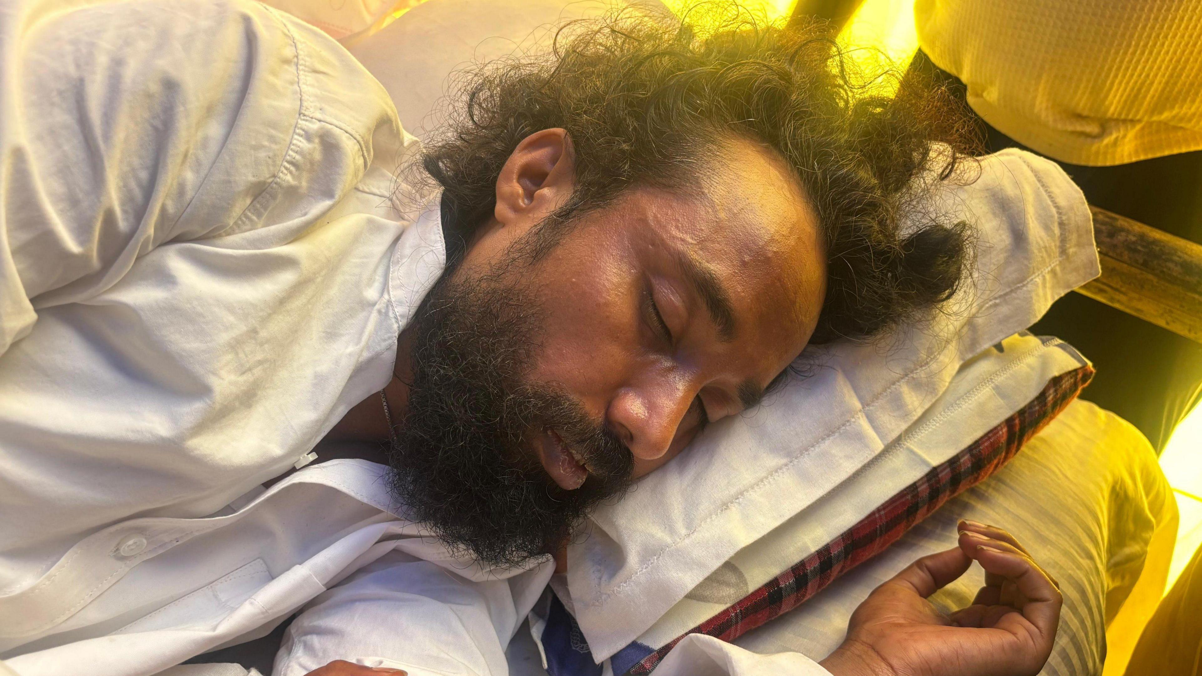 Indian Student Leader Ends 16‑Day Hunger Strike as State Cancels Controversial Recruitment Exam