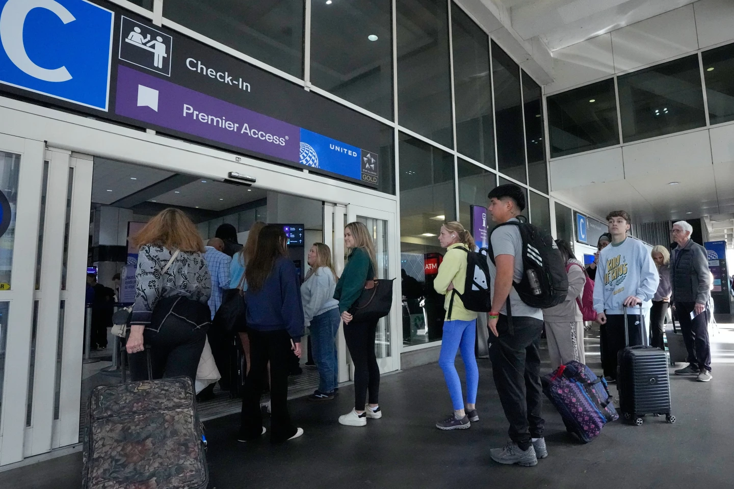 Global Flight Cancellations Surge Amid Middle East Conflict and Fuel Supply Strain