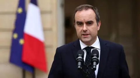France on the Brink: New Prime Minister to Be Named Amidst Political Turmoil