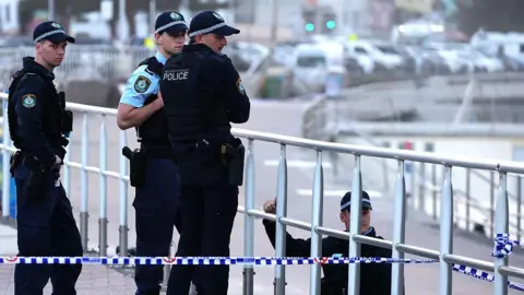 NSW Premier Chris Minns Stands Firm on Police Response to Bondi Attack