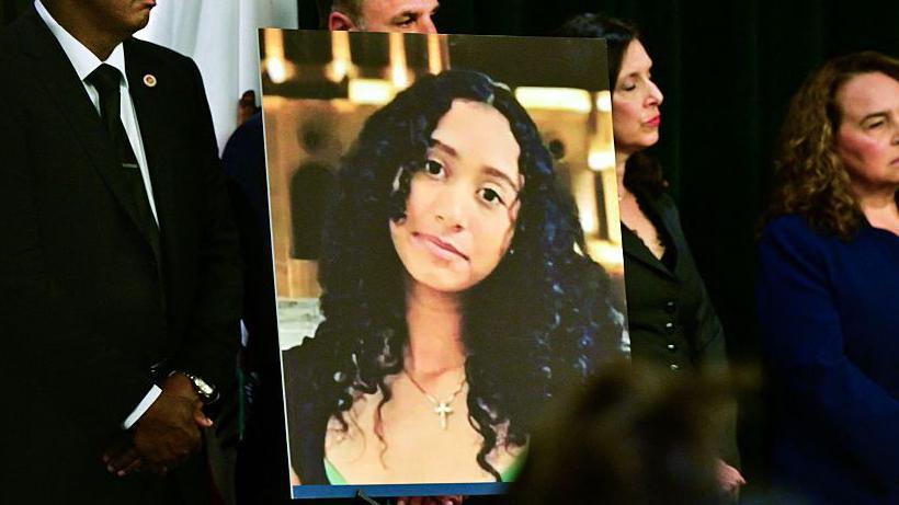Pop Star D4vd Faces Murder Trial Over Death of 14‑Year‑Old