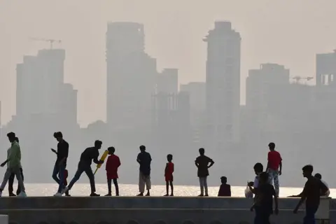 India's Dimming Sunshine: The Impact of Air Pollution on Solar Energy