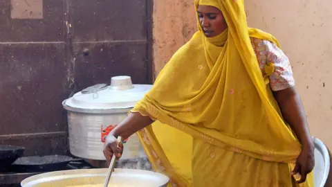 Community Kitchens in Sudan Face Crisis as Famine Looms