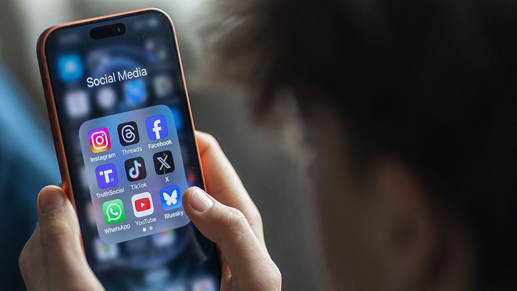 New Zealand Contemplates Ban on Social Media for Under‑16s