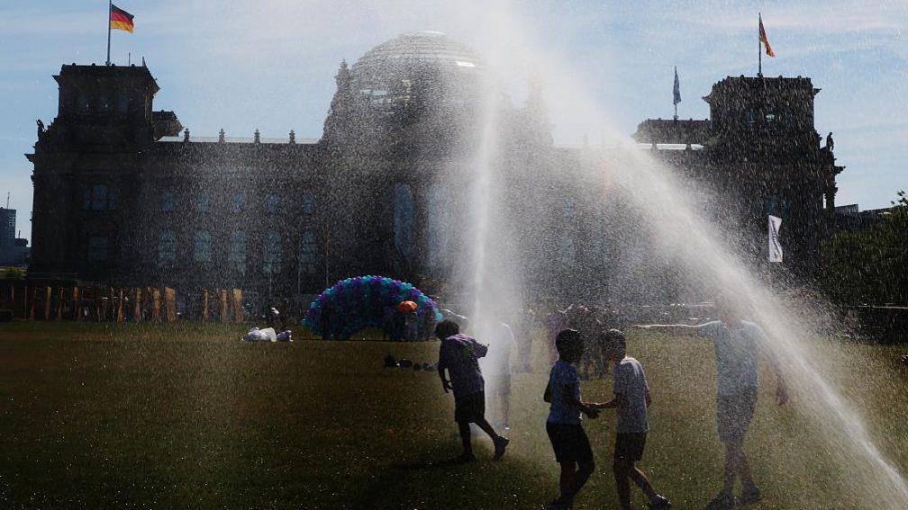 Heatwave darts to the East: France raises health alert, Europe suffers soaring temperatures