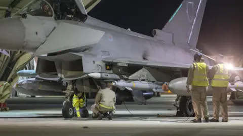 Joint UK and French Airstrike Targets IS Arms Bunker in Syria