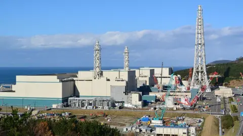 Japan's Largest Nuclear Plant Suspended Just Hours After Restart