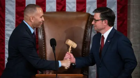 Congress Fails to Break Shutdown Stalemate as Monday Approaches