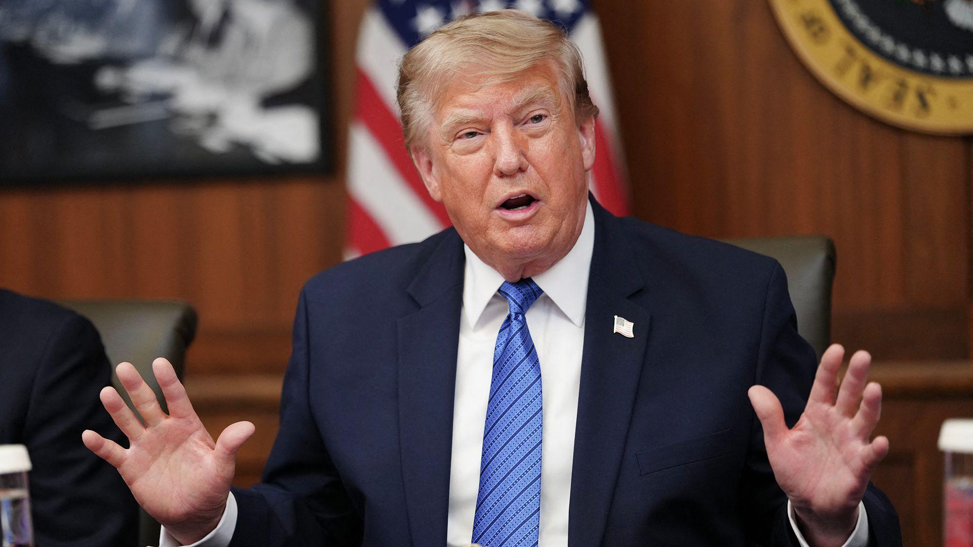 Trump Denies US Weapons Shortage, Threatens Long‑Term Sentences for Leakers
