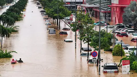 Devastating Floods Claim 41 Lives in Central Vietnam