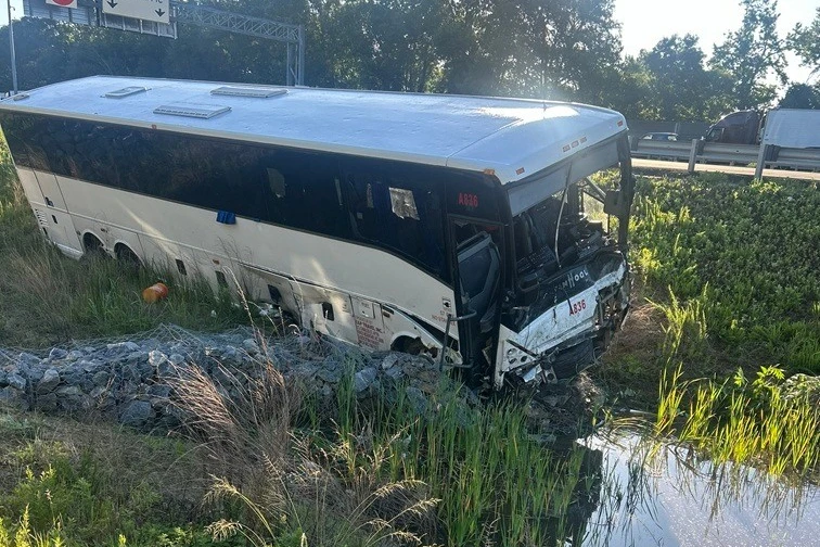 Five Killed and 34 Hospitalized in Bus Crash on I‑95 in Stafford, Virginia