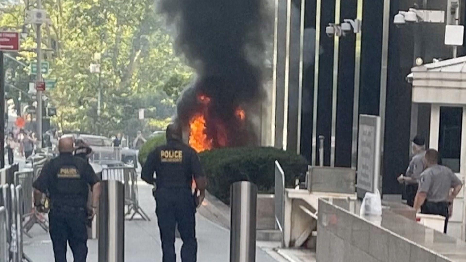 Army veteran ignites fire and fireworks outside federal building in Manhattan