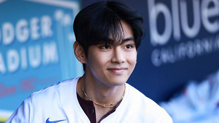 BTS Star V Reveals Hearing Loss During Live Stream