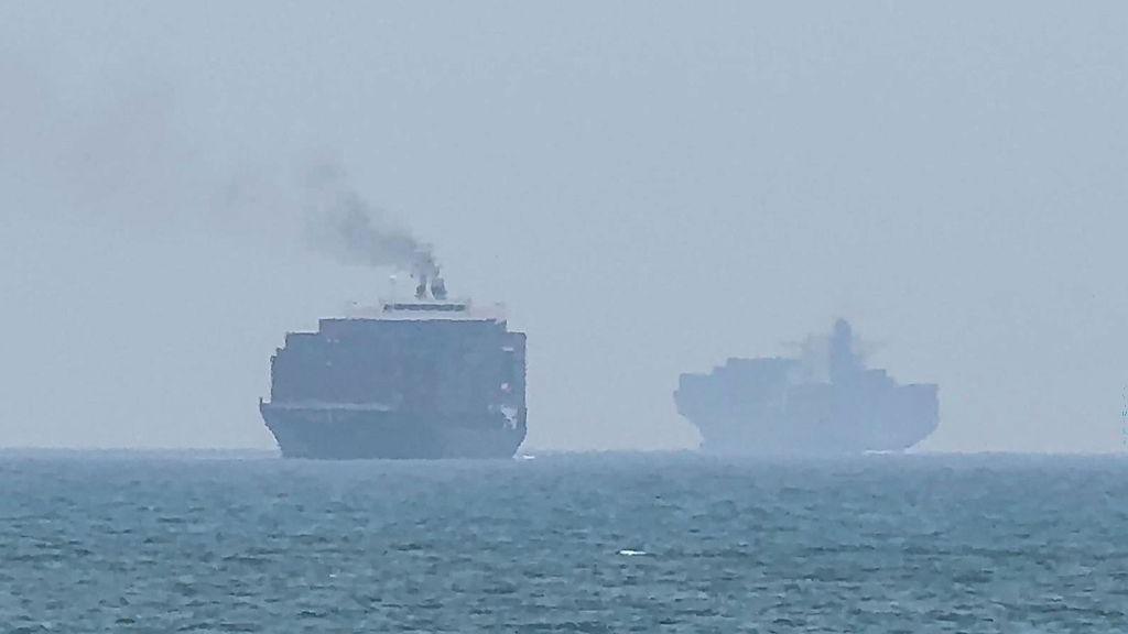 Oman, Iran Seek Shipping Deal as Strait of Hormuz Remains Blocked