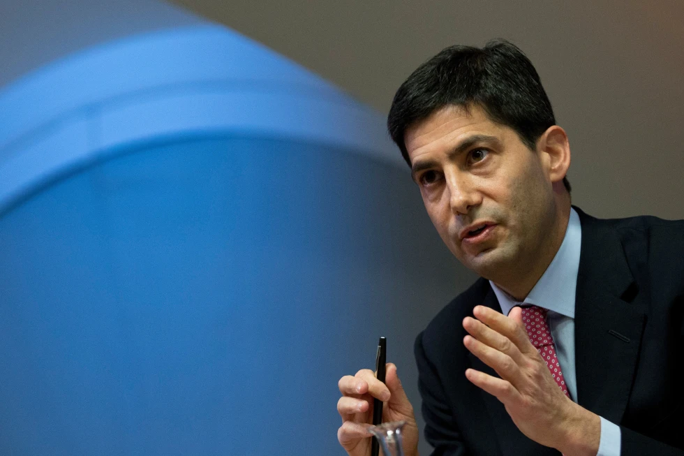 Trump Nominates Kevin Warsh as Next Federal Reserve Chair, Hinting at Potential Policy Shift