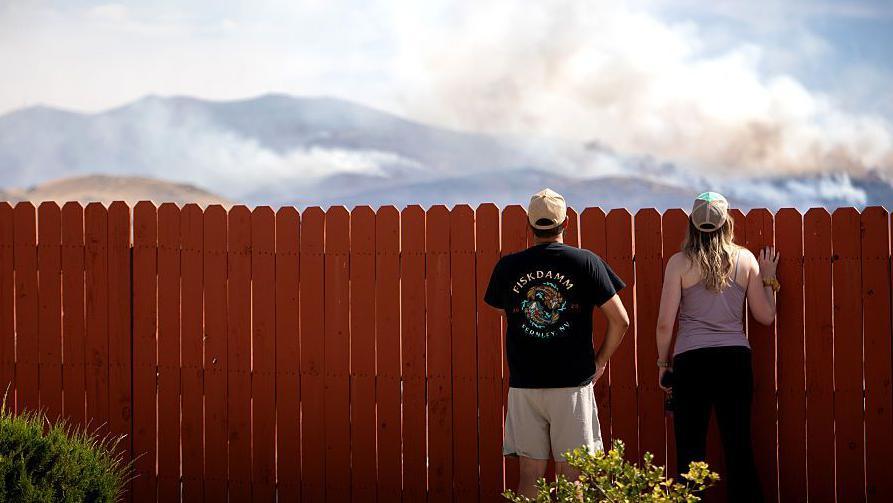 Nearly 90,000 Told to Evacuate as Wildfire Approaches Reno, Nevada