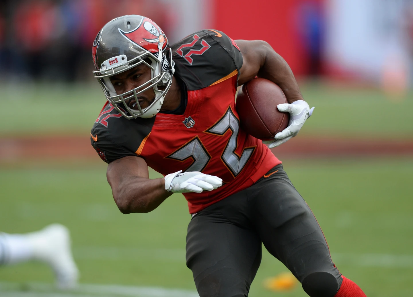 Tragic Death of NFL Star Doug Martin After Police Encounter