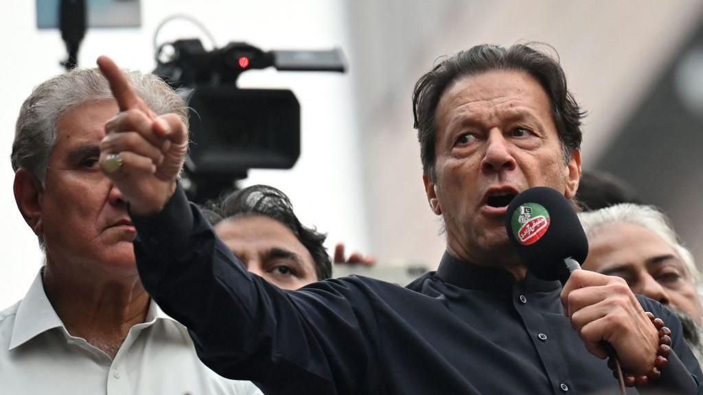 Ex‑Cricket Captains Urge ‘Proper Medical Care’ for Imran Khan While in Custody