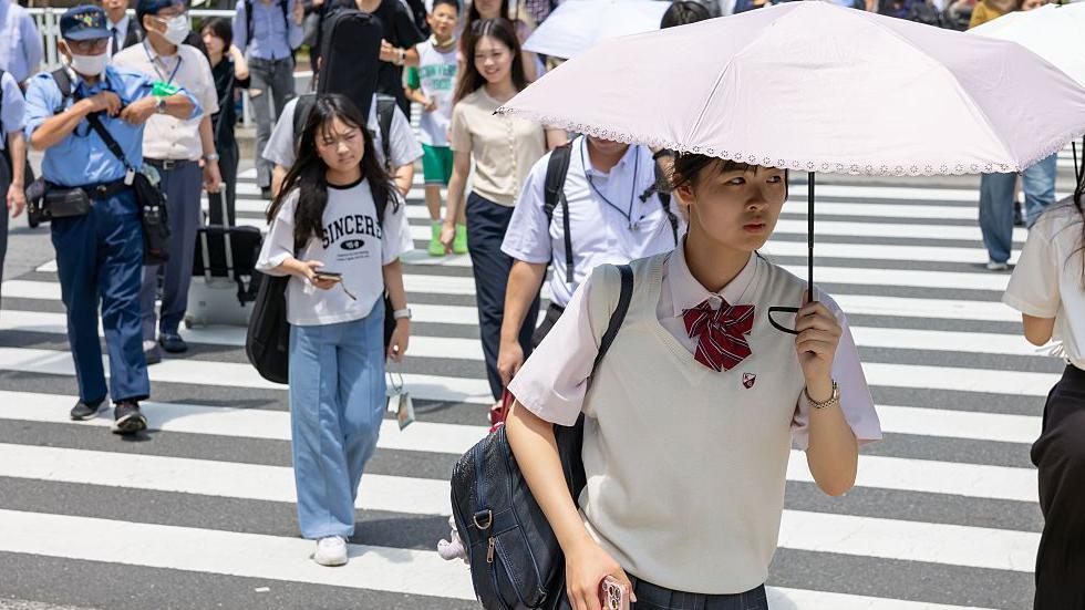 Japan Surrenders to Its First 40°C Day: A Record-Setting "Kokushobi"