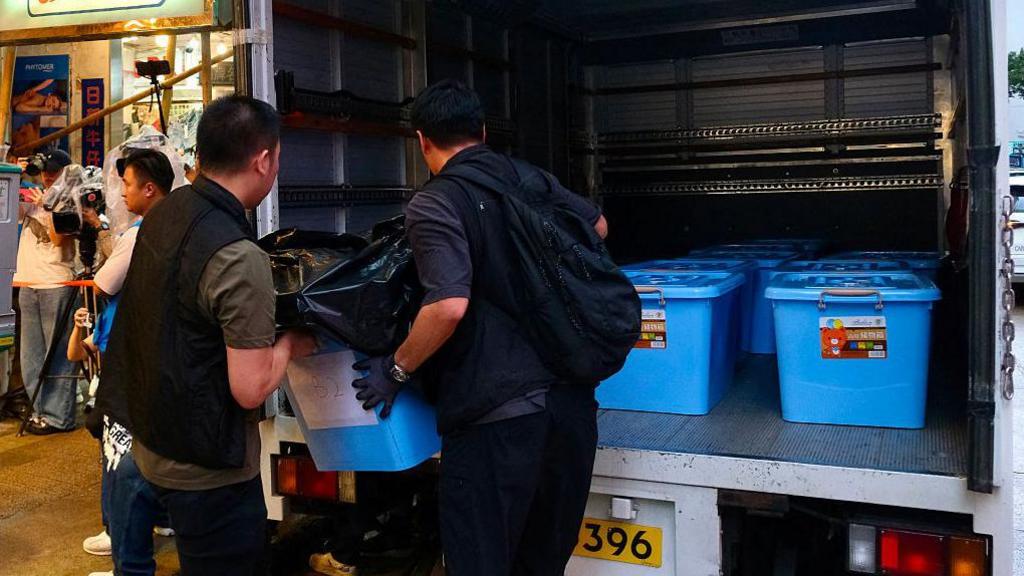 Five Arrested in Hong Kong Bookshop Raid Over “Seditious” Titles