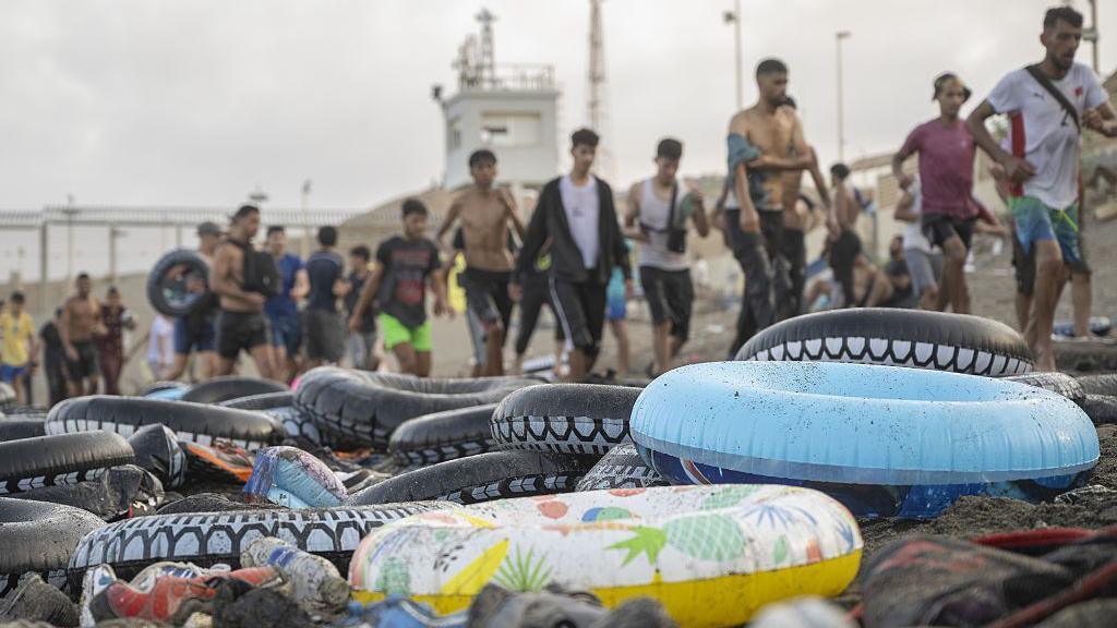 Instagram accounts pushing migrants into danger, selling dangerous advice