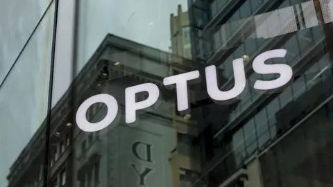 Optus' Critical Miscommunication: Emails Sent to Wrong Addresses During Emergency Outage