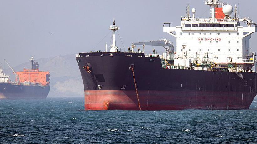 Oil Prices Slip to Three‑Week Low as Strait of Hormuz Reopening Hopes Grow