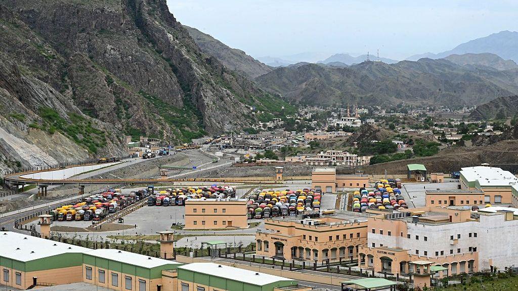 Millions Return to Taliban‑Ruled Afghanistan as Pakistan and Iran Expel 6 Million Afghans