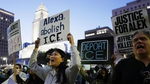 Protests Erupt in Minneapolis as Governor Calls for Removal of ICE Agents
