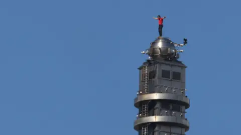 Alex Honnold Clinches Daring Ascent of Taipei 101 without Safety Gear