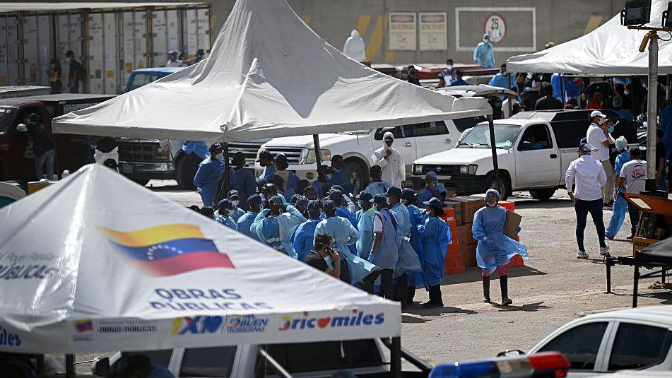 Anguish at Los Silos: Families Identify Victims after Venezuela Earthquake