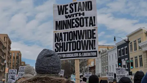 Urgent Negotiations Underway to Prevent Government Shutdown Amid Minneapolis Violence
