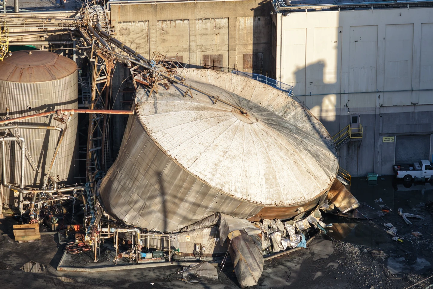 Nine Missing Workers After Tank Implosion at Longview Paper Mill
