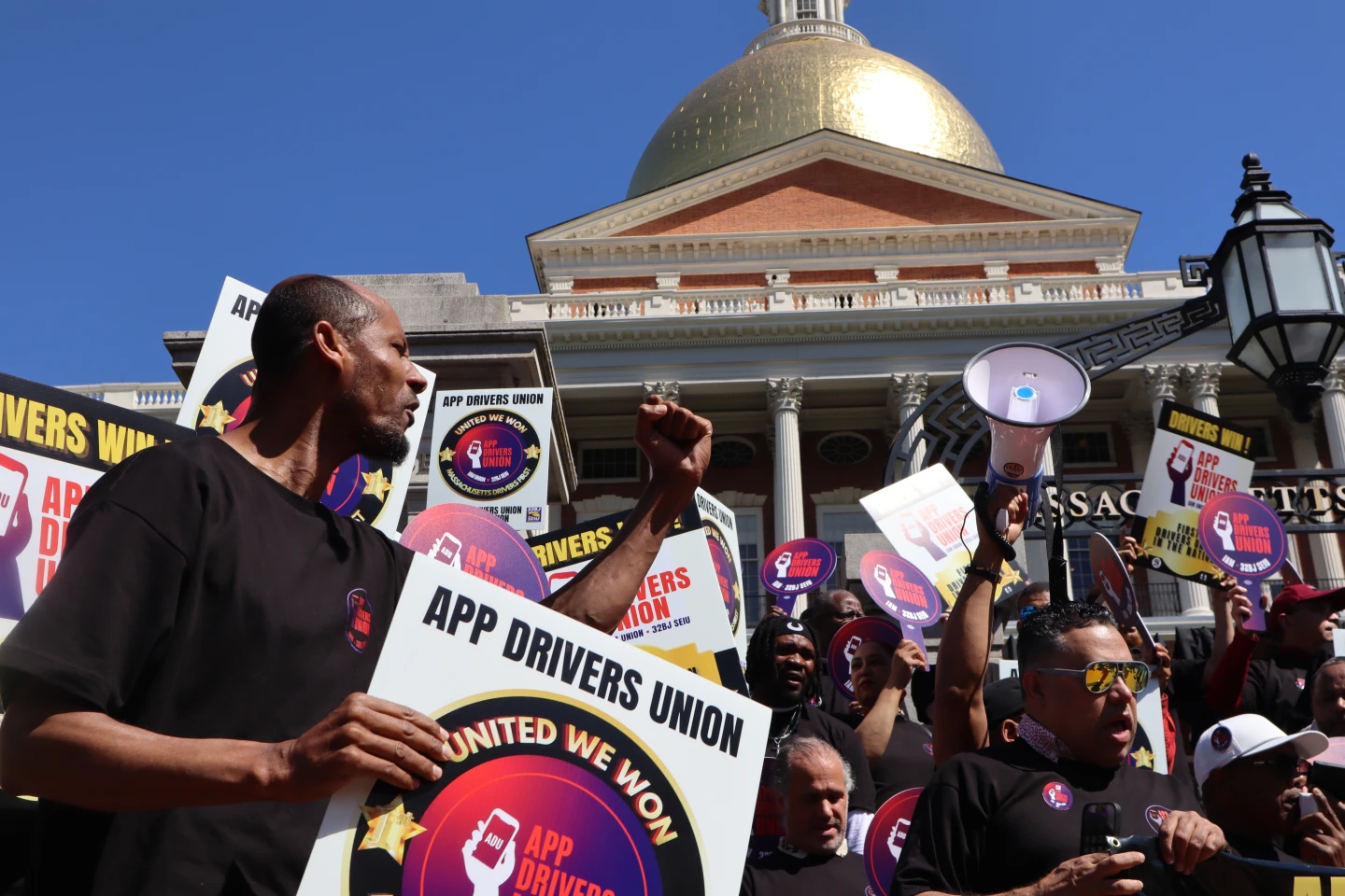 Massachusetts Riders Rally for Union as Ride‑hailing Workers Push Back